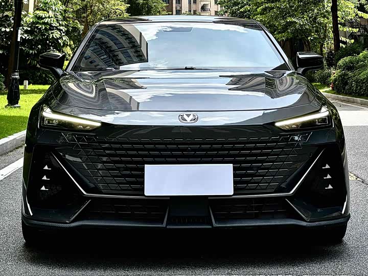 Фото 2 - Changan UNI-V