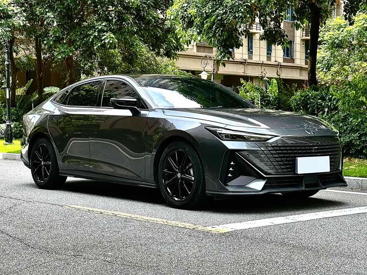 Фото 3 - Changan UNI-V