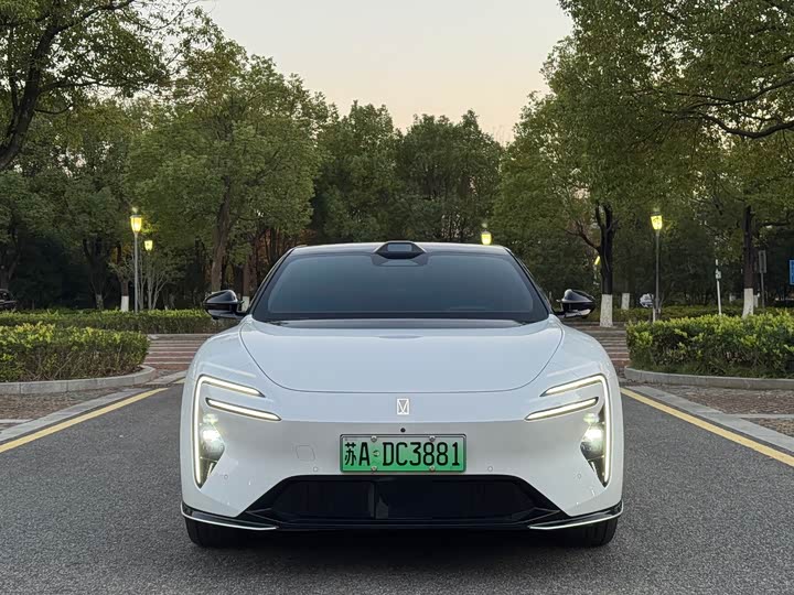 Фото 2 - Avatr 06