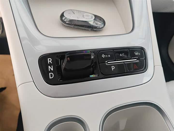 Фото 14 - Geely Galaxy Geome