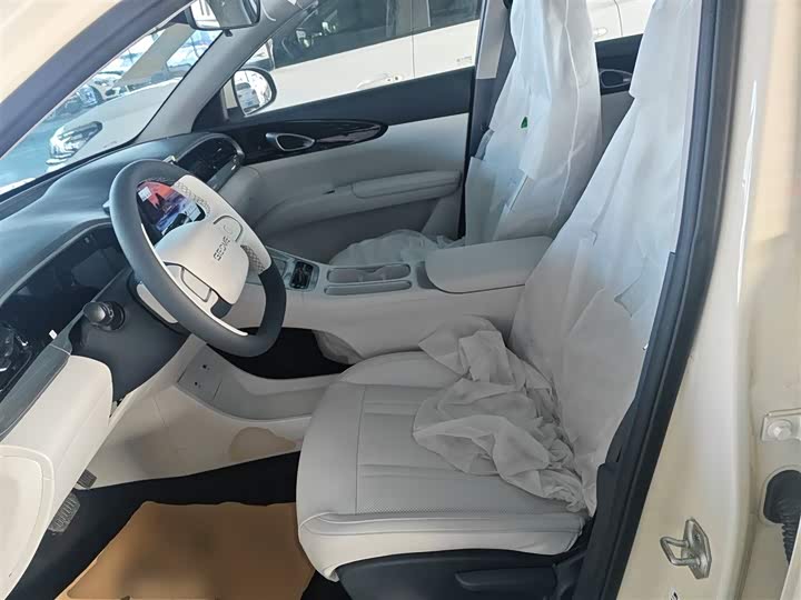 Фото 15 - Geely Galaxy Geome