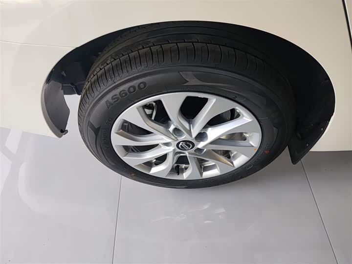 Фото 24 - Nissan Sylphy