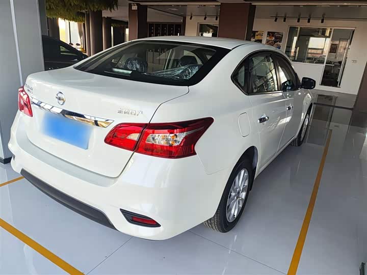 Фото 7 - Nissan Sylphy
