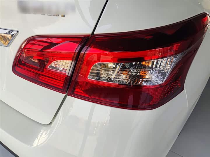 Фото 8 - Nissan Sylphy