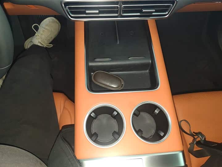 Фото 14 - LiXiang L8