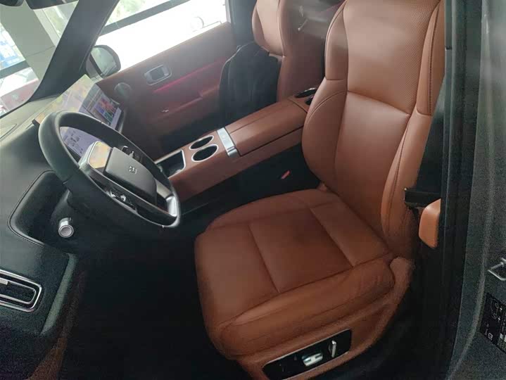 Фото 15 - LiXiang L8