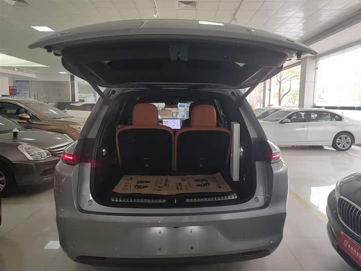 Фото 19 - LiXiang L8