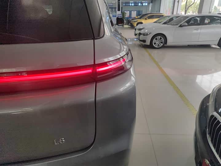 Фото 8 - LiXiang L8