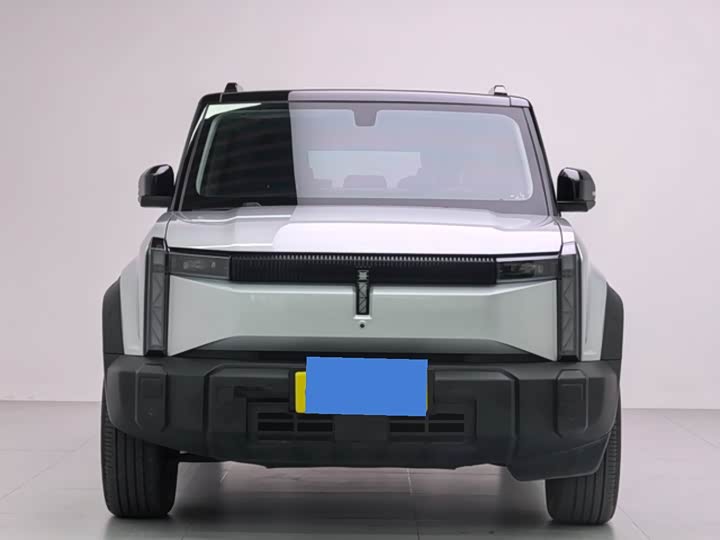 Фото 2 - Chery iCar 03