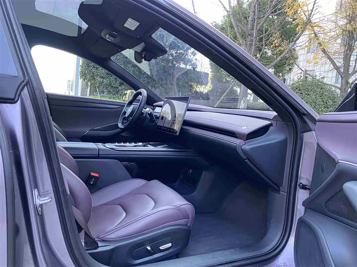 Фото 13 - Xiaomi SU7