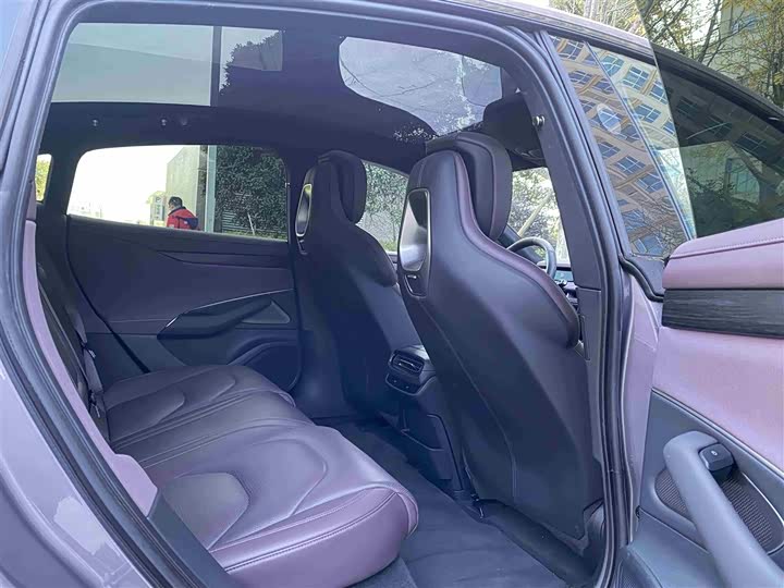 Фото 14 - Xiaomi SU7