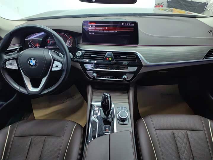 Фото 12 - BMW 5 Series