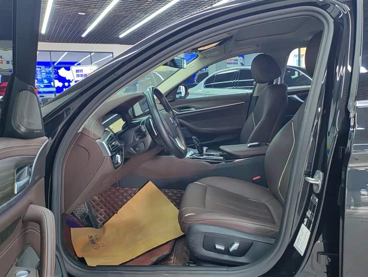 Фото 9 - BMW 5 Series