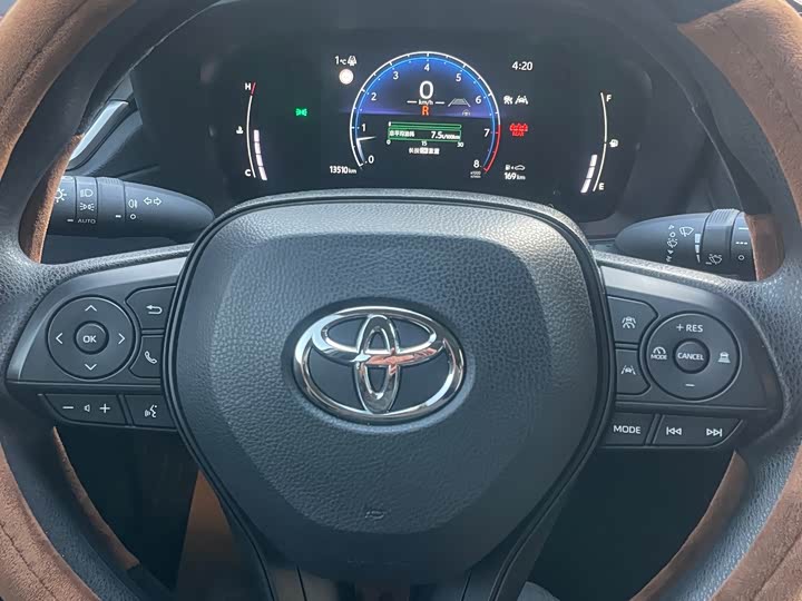 Фото 12 - Toyota Corolla Cross