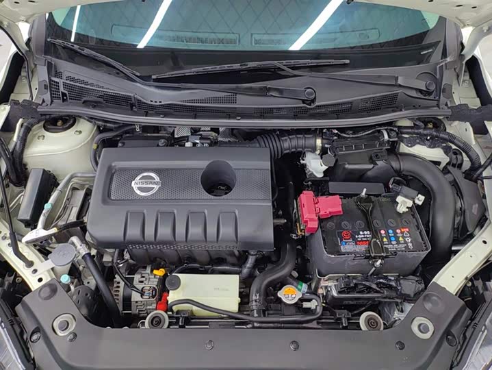 Фото 10 - Nissan Tiida