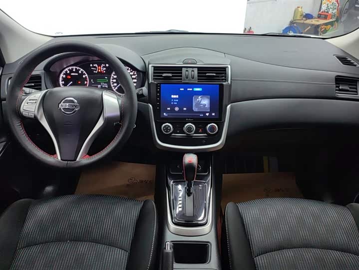 Фото 12 - Nissan Tiida