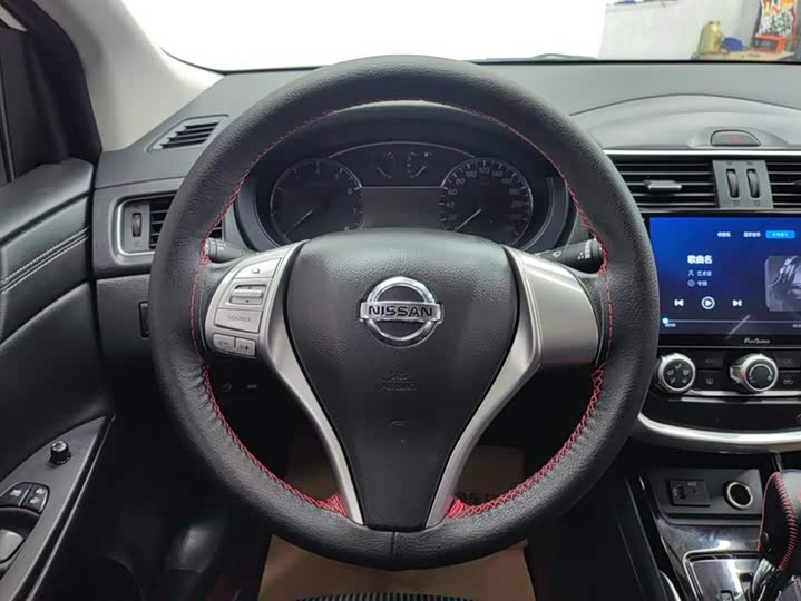 Фото 15 - Nissan Tiida