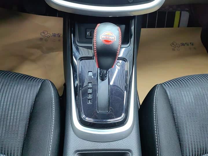 Фото 16 - Nissan Tiida