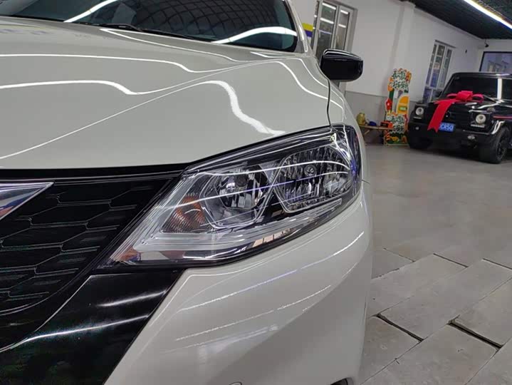 Фото 5 - Nissan Tiida