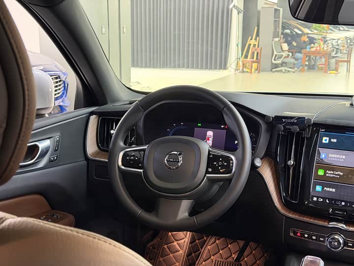 Фото 15 - Volvo XC60