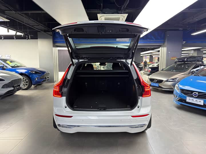 Фото 21 - Volvo XC60