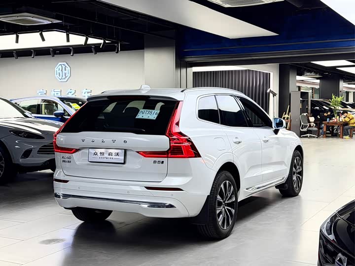 Фото 6 - Volvo XC60
