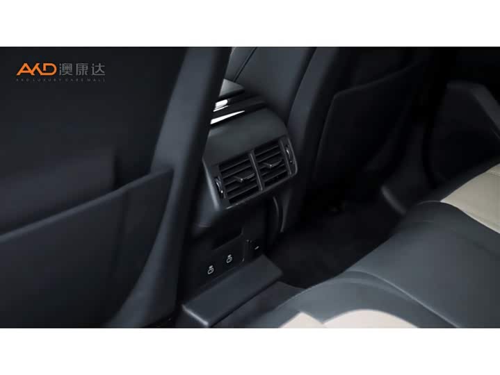 Фото 9 - Land Rover Range Rover Velar