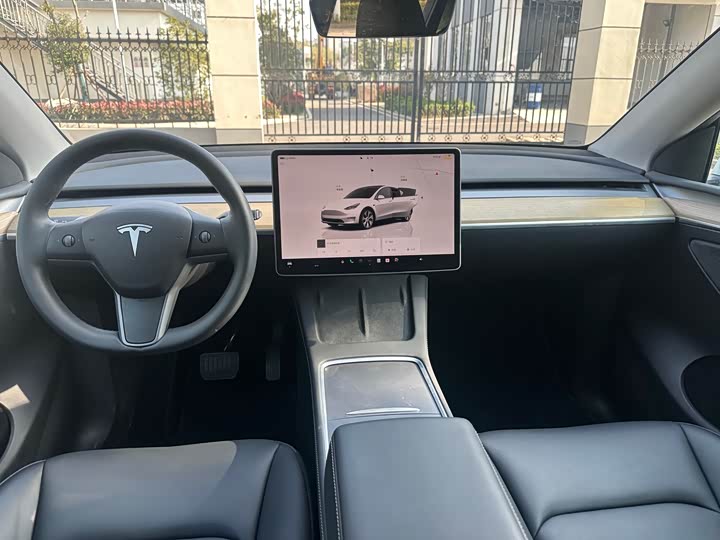 Фото 8 - Tesla Model Y