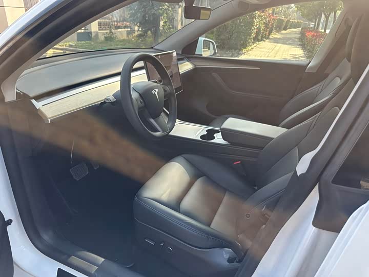 Фото 9 - Tesla Model Y