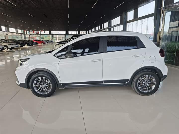 Фото 5 - Geely Vision X3