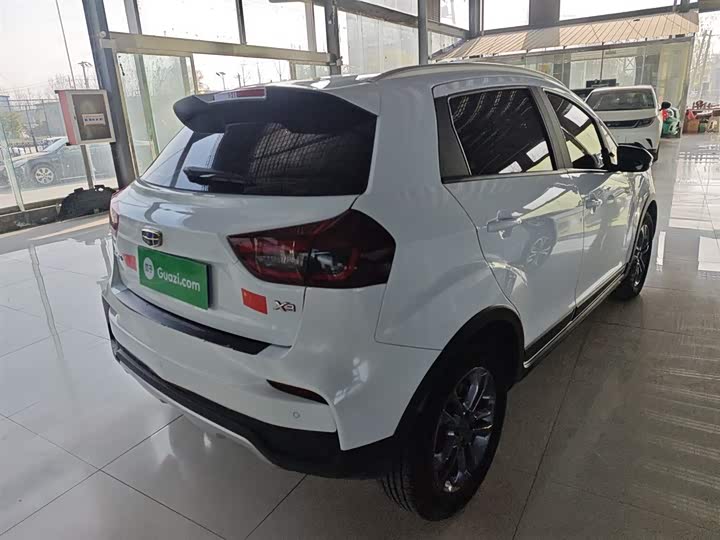 Фото 7 - Geely Vision X3