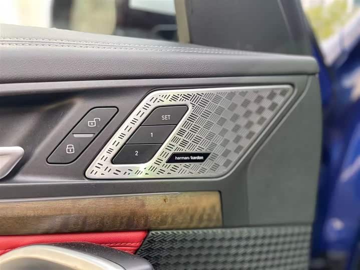 Фото 12 - BMW iX1