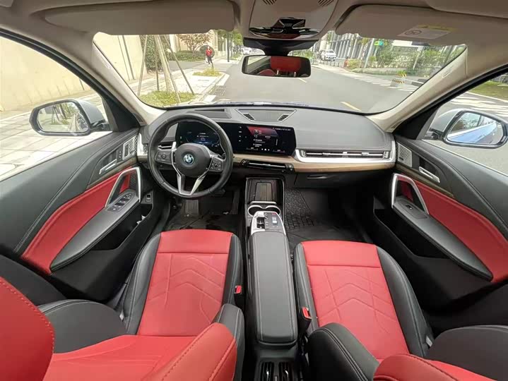 Фото 19 - BMW iX1