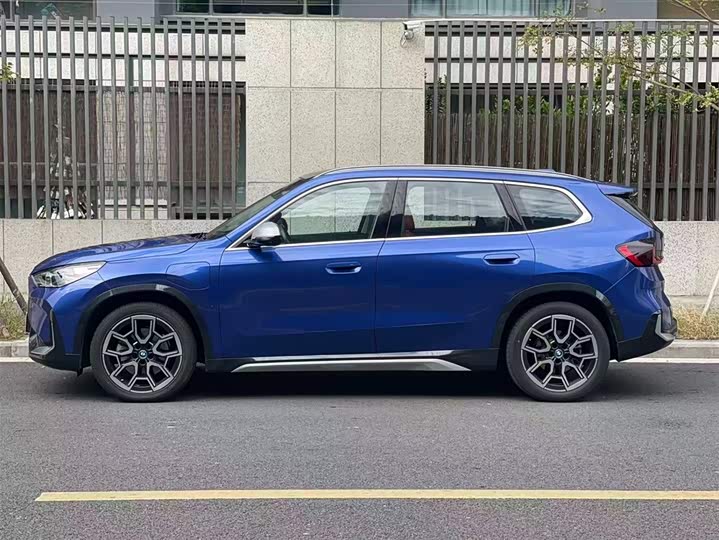 Фото 2 - BMW iX1