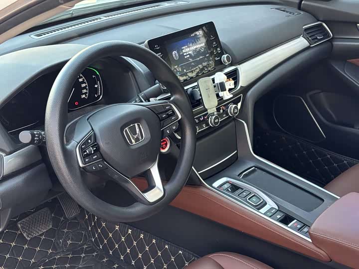 Фото 4 - Honda Inspire