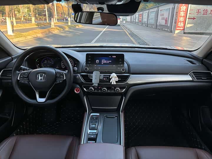 Фото 5 - Honda Inspire