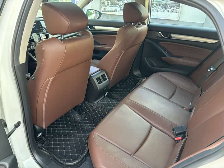 Фото 6 - Honda Inspire