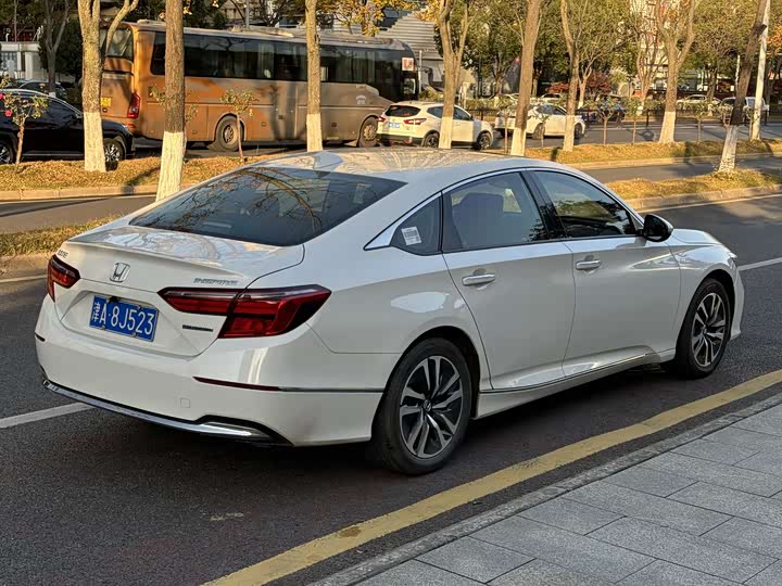 Фото 8 - Honda Inspire