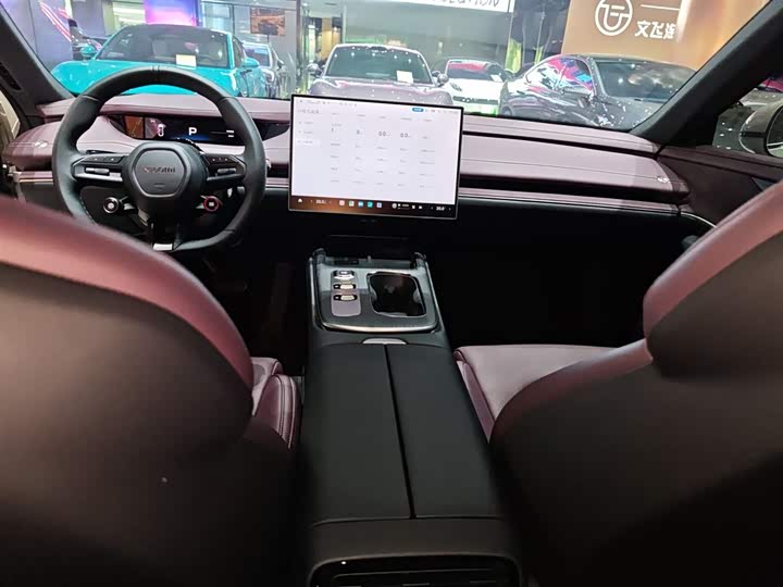 Фото 13 - Xiaomi SU7