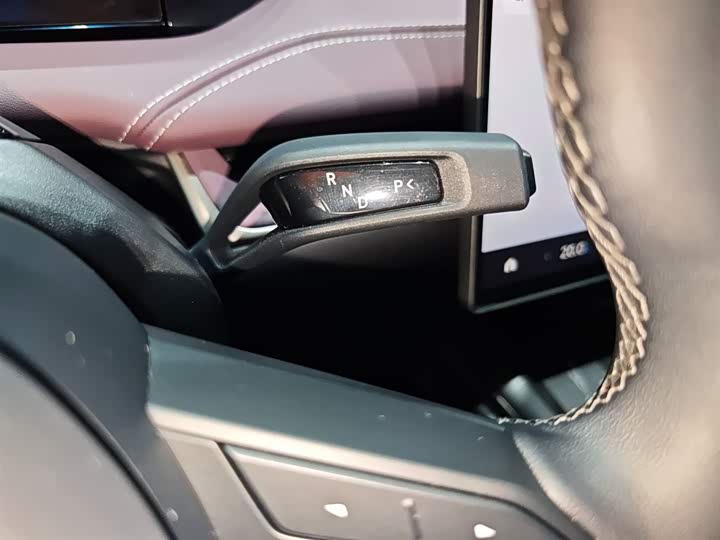 Фото 14 - Xiaomi SU7