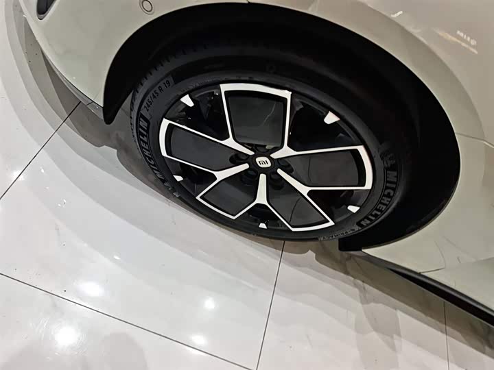 Фото 23 - Xiaomi SU7