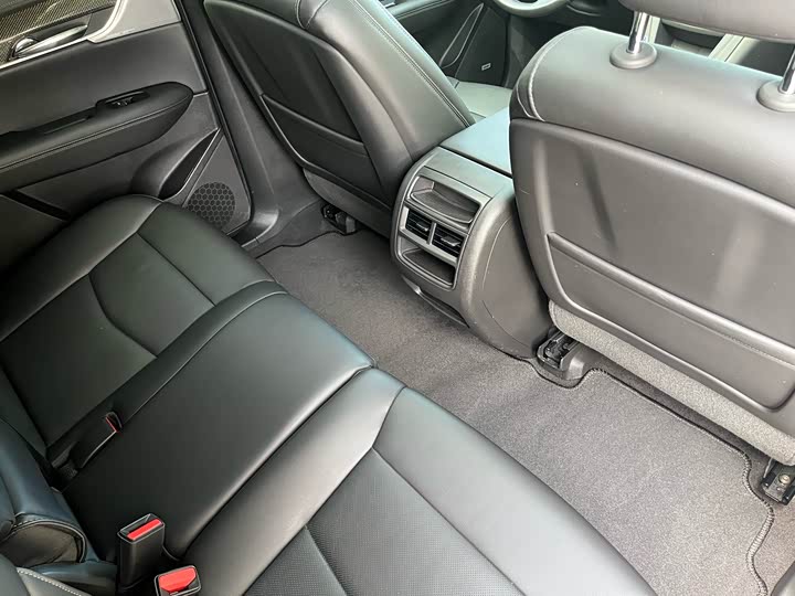 Фото 14 - Cadillac XT5