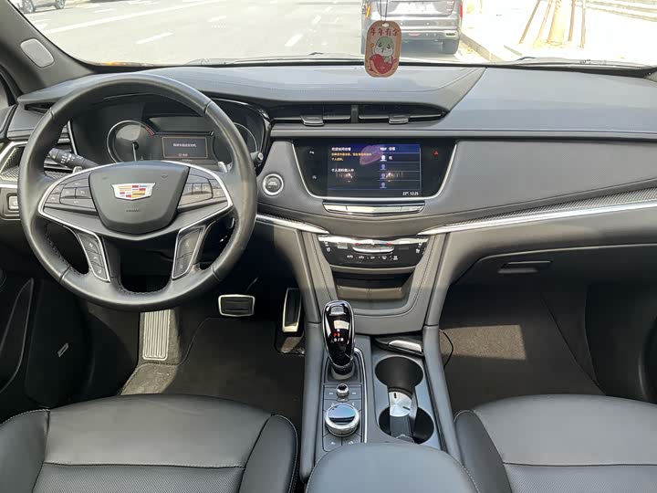 Фото 19 - Cadillac XT5