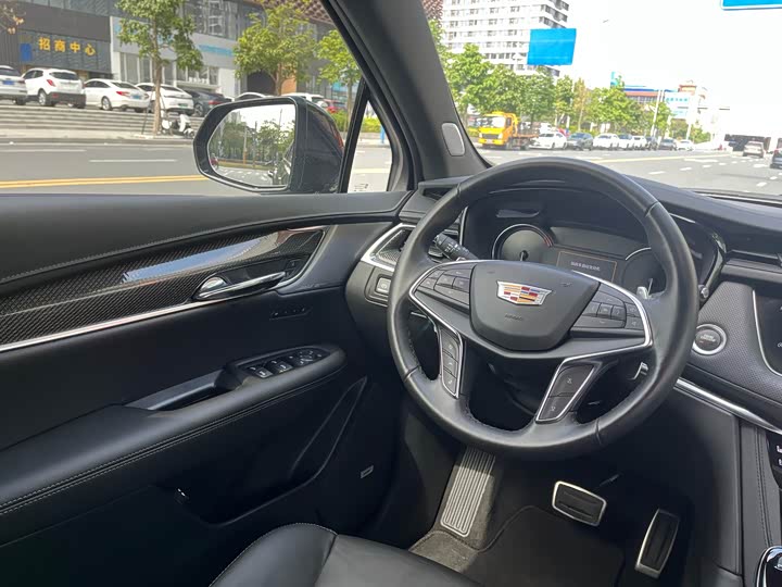 Фото 20 - Cadillac XT5