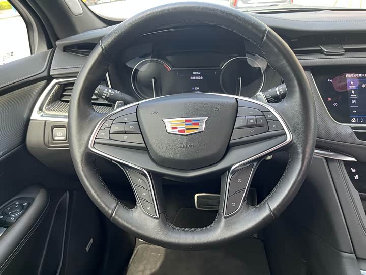 Фото 22 - Cadillac XT5