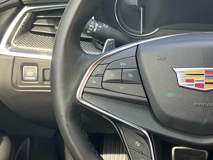 Фото 24 - Cadillac XT5