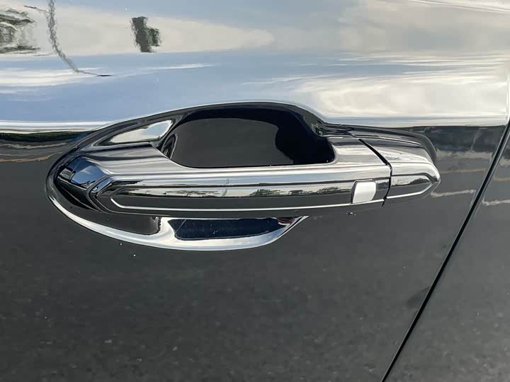 Фото 33 - Cadillac XT5