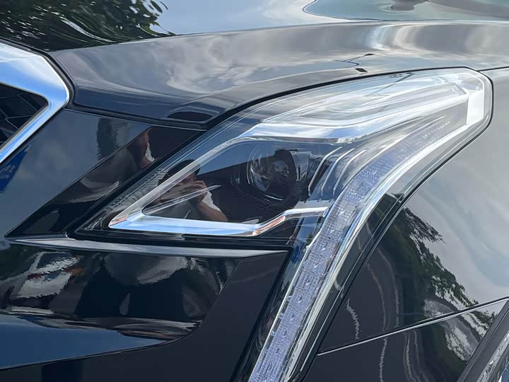 Фото 35 - Cadillac XT5