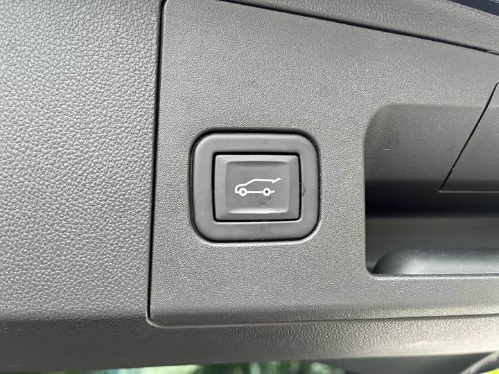 Фото 39 - Cadillac XT5