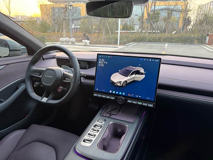 Фото 10 - Xiaomi SU7